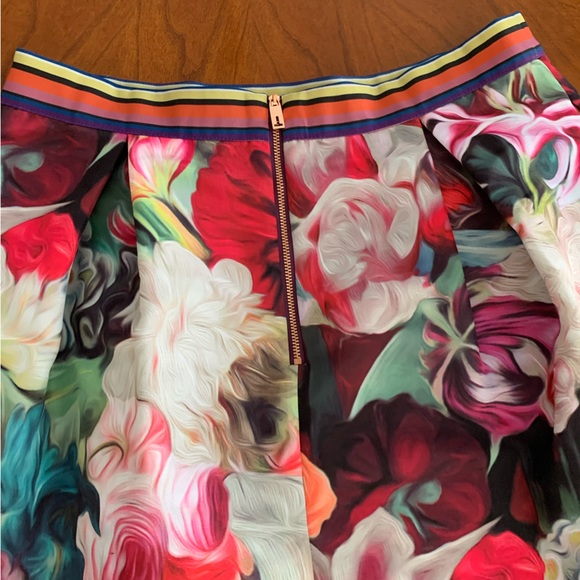 NWT Ted Baker skirt with rich garden motif — never worn. - Picture 3 of 4